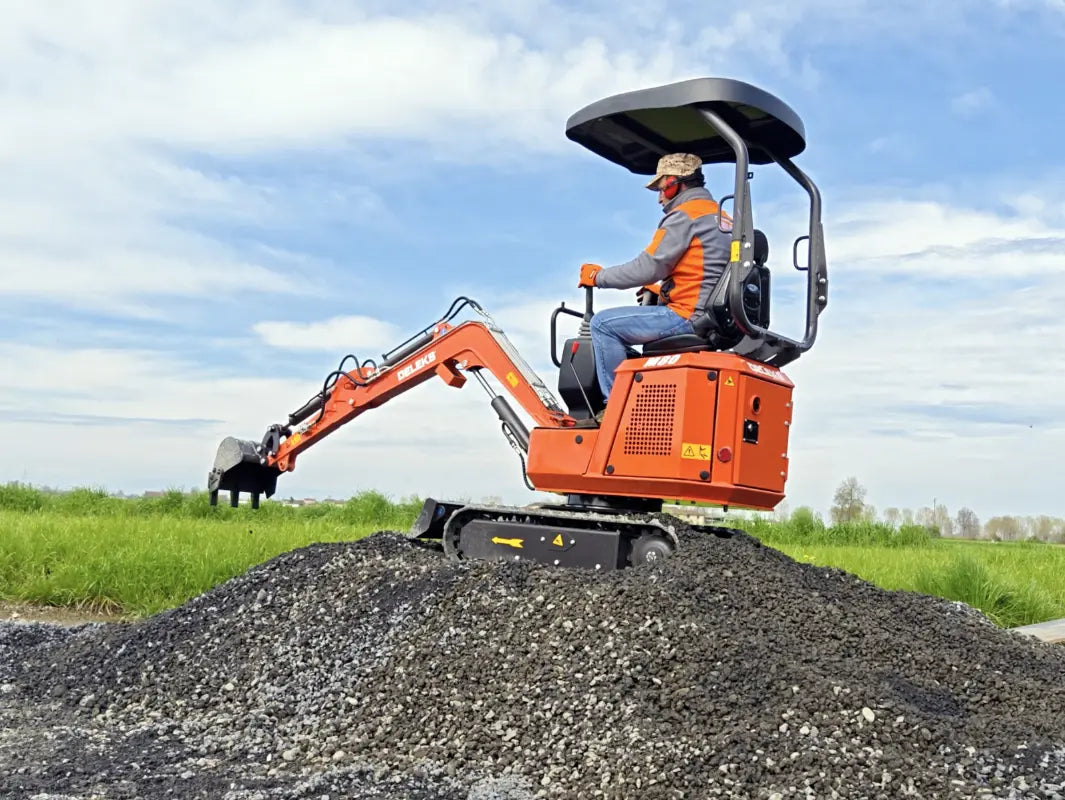 Mini-pelle compacte 0,85 tonne, moteur Briggs&Stratton essence DELEKS