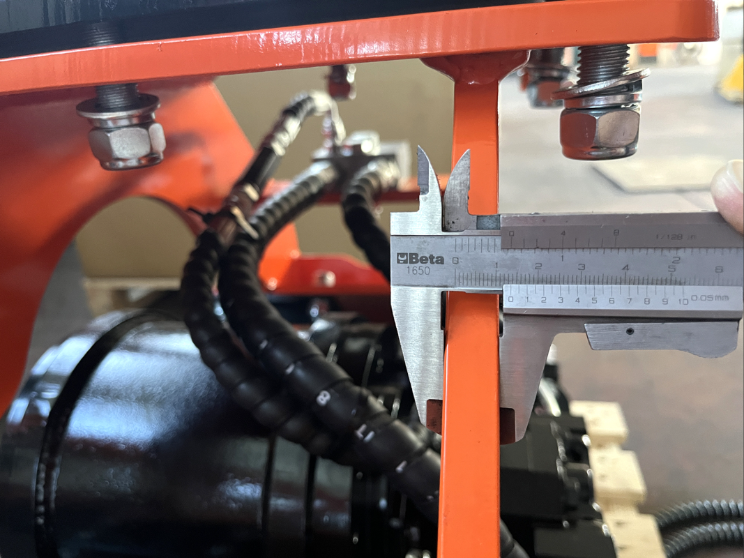 COMPACTEUR HYDRAULIQUES  POUR MINI PELLE DELEKS