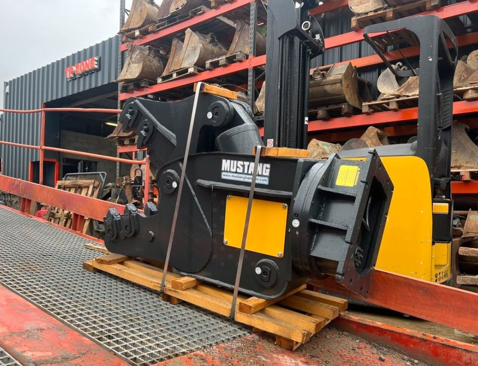 Croc à béton pour pelle de 10T à 16T MUSTANG