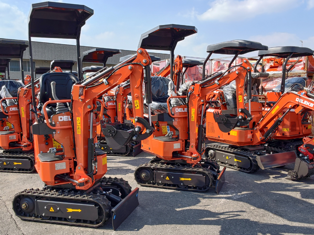 Mini-pelle compacte 0,65 tonne, moteur Loncin essence