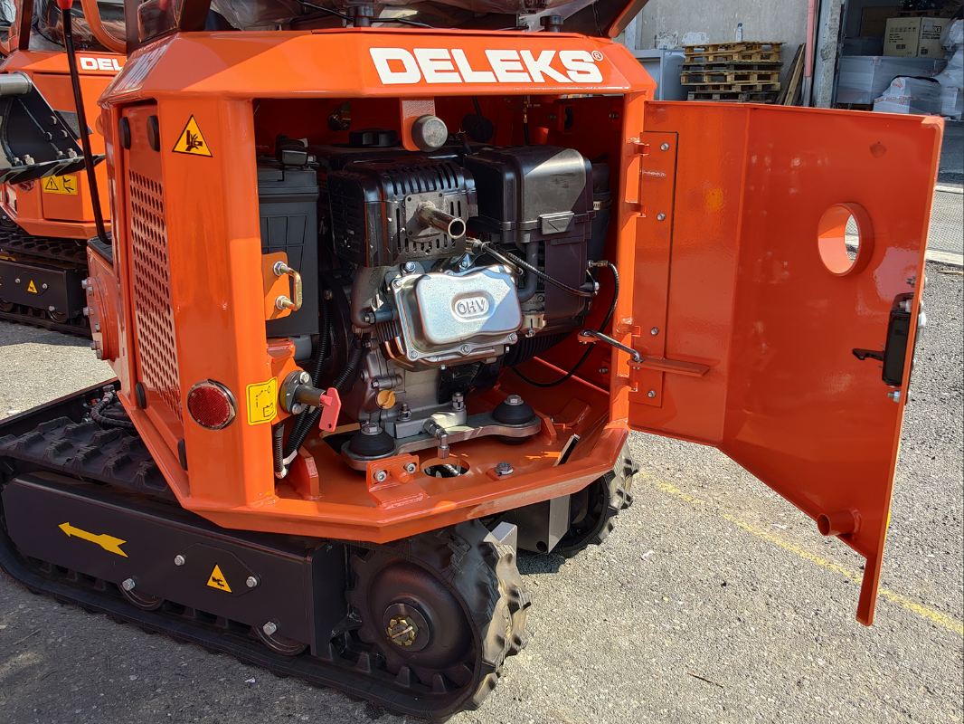 Mini-pelle compacte 0,65 tonne, moteur Loncin essence