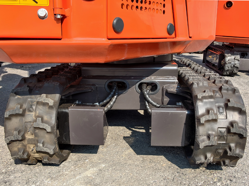 Mini-pelle compacte 0,65 tonne, moteur Loncin essence