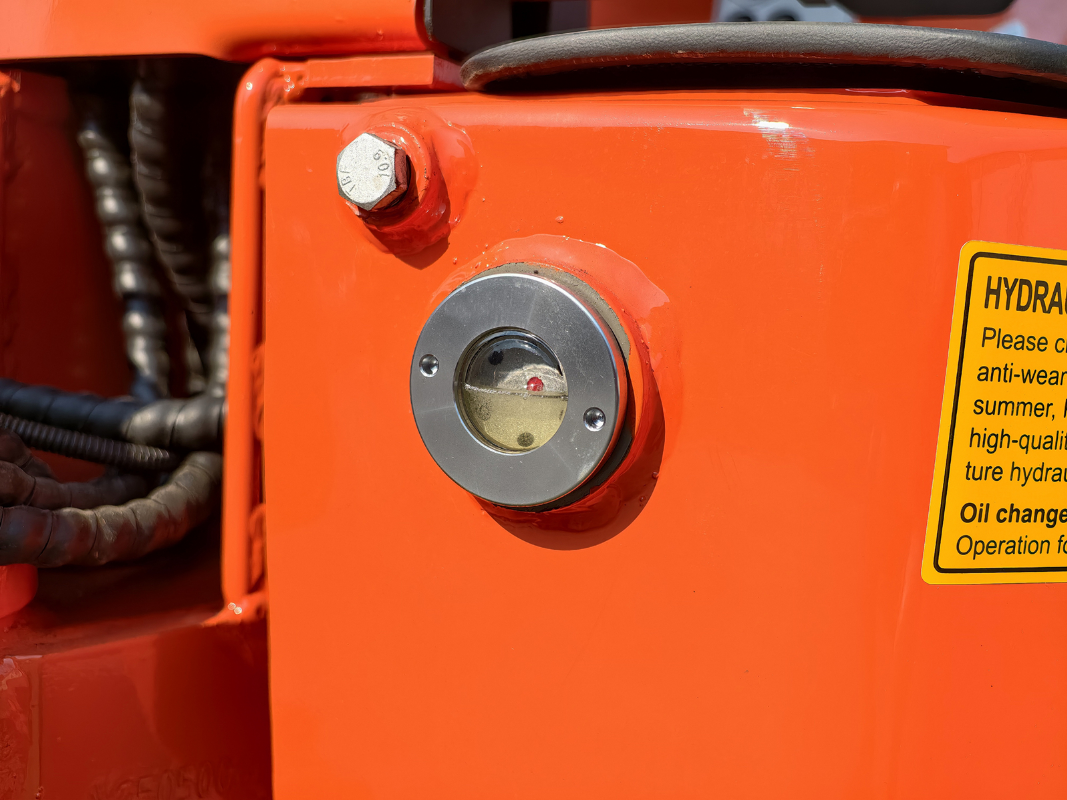 Mini-pelle compacte 0,65 tonne, moteur Loncin essence