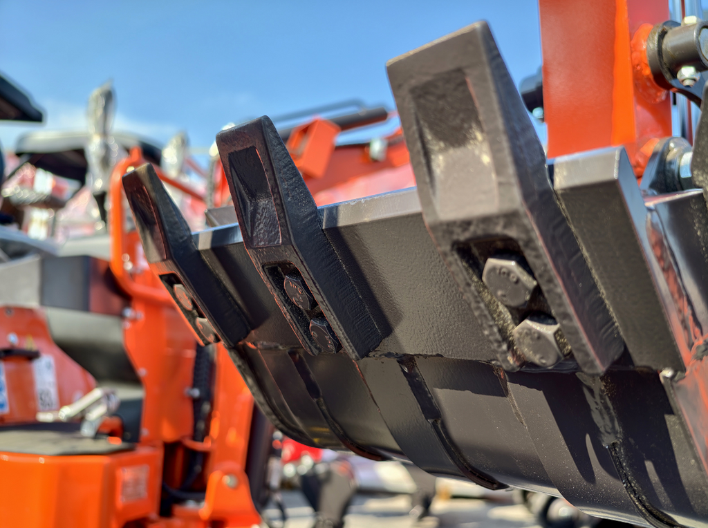 Mini-pelle compacte 0,65 tonne, moteur Loncin essence