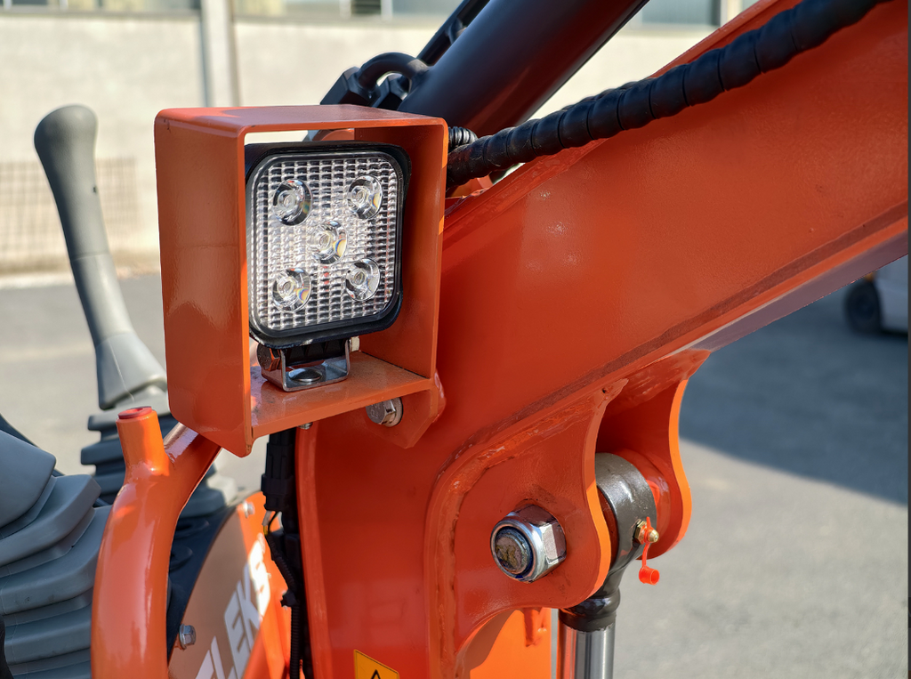 Mini-pelle compacte 0,65 tonne, moteur Loncin essence