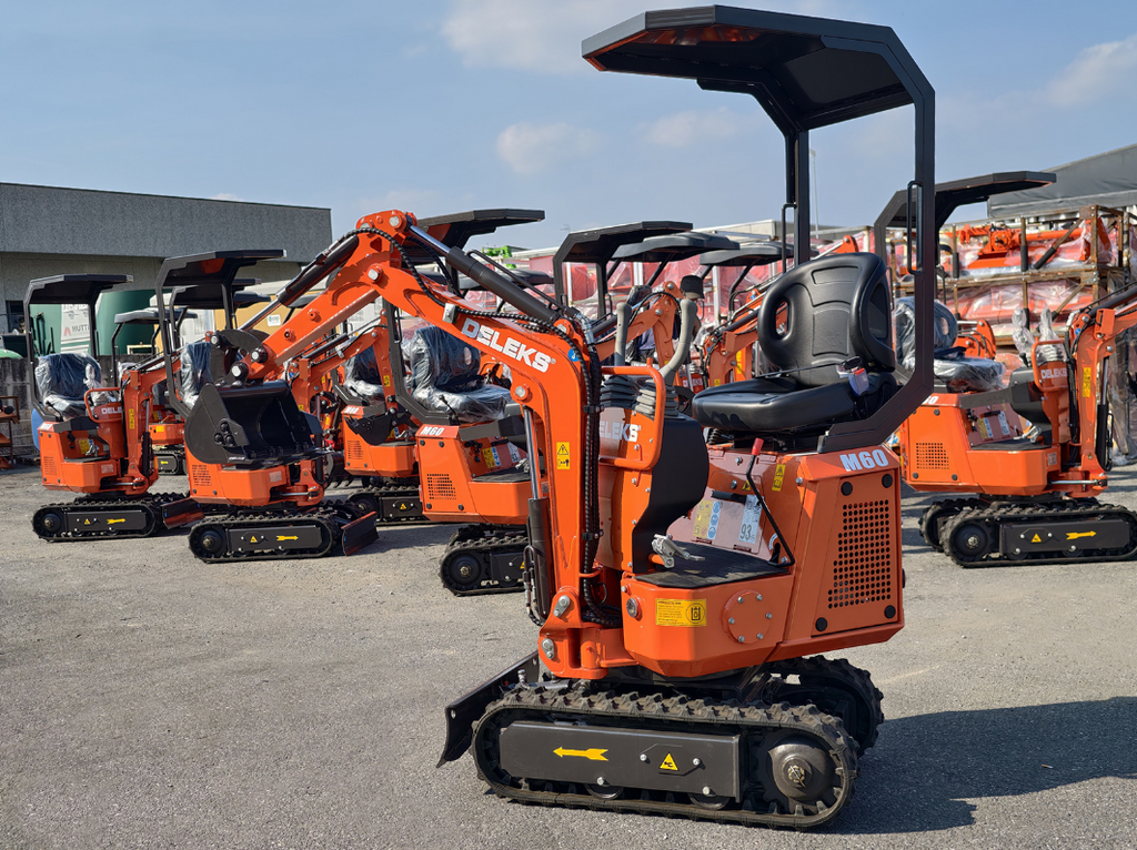 Mini-pelle compacte 0,65 tonne, moteur Loncin essence