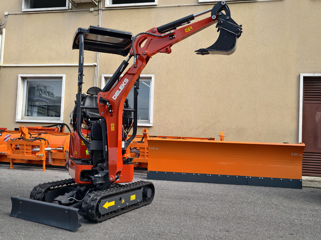 Mini-pelle compacte 1 tonne, moteur Kubota 3 cylindres diesel, déport arrière nul, attache rapide S30