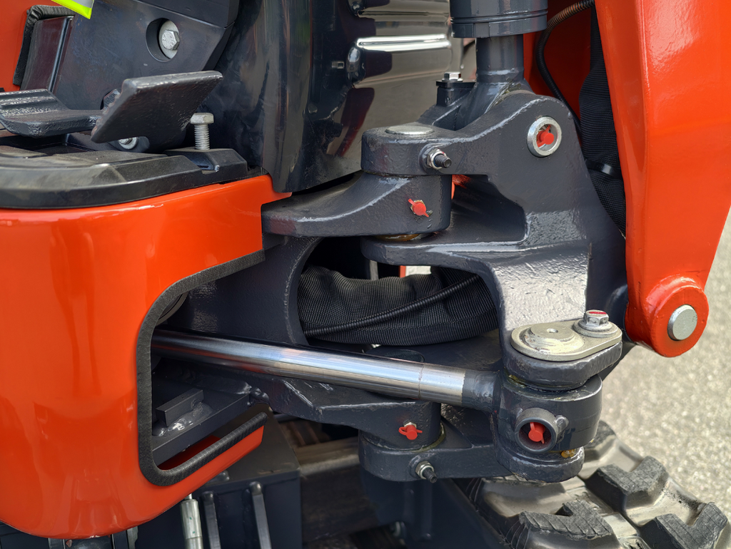 Mini-pelle compacte 1 tonne, moteur Kubota 3 cylindres diesel, déport arrière nul, attache rapide S30