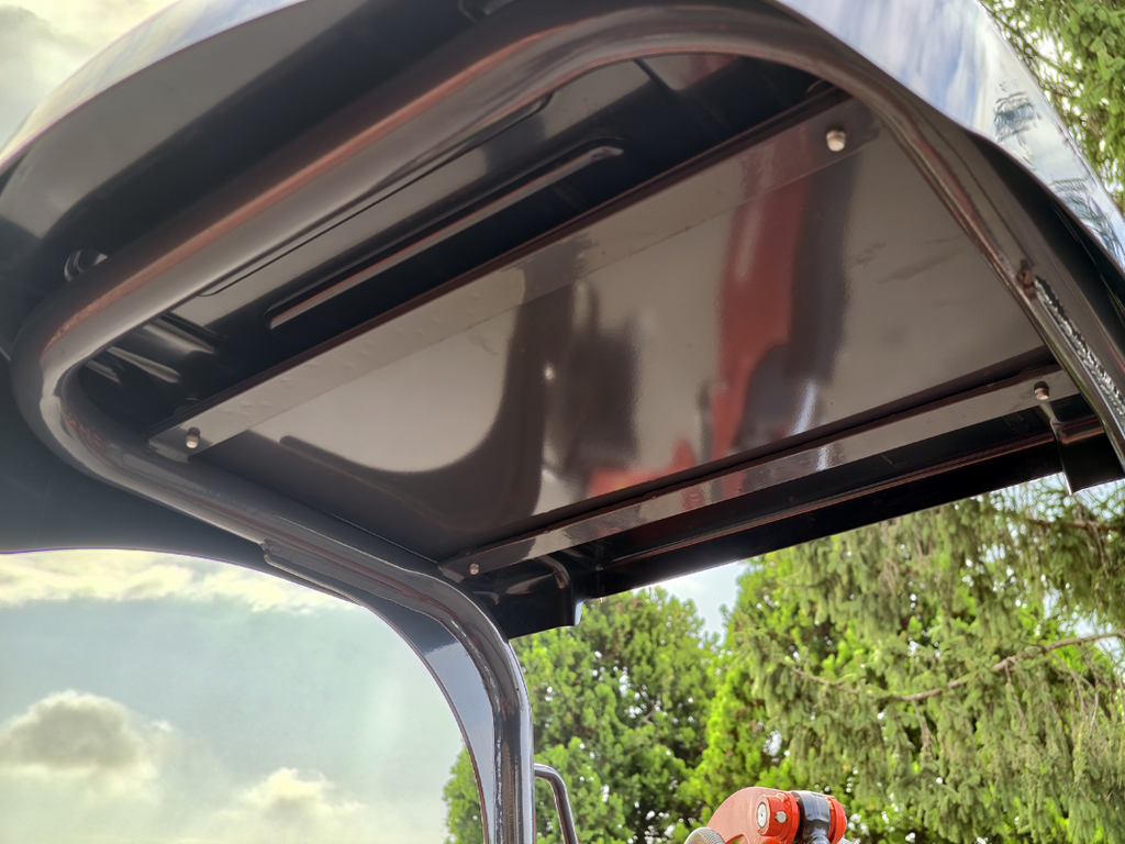 Mini-pelle compacte 1 tonne, moteur Kubota 3 cylindres diesel, déport arrière nul, attache rapide S30