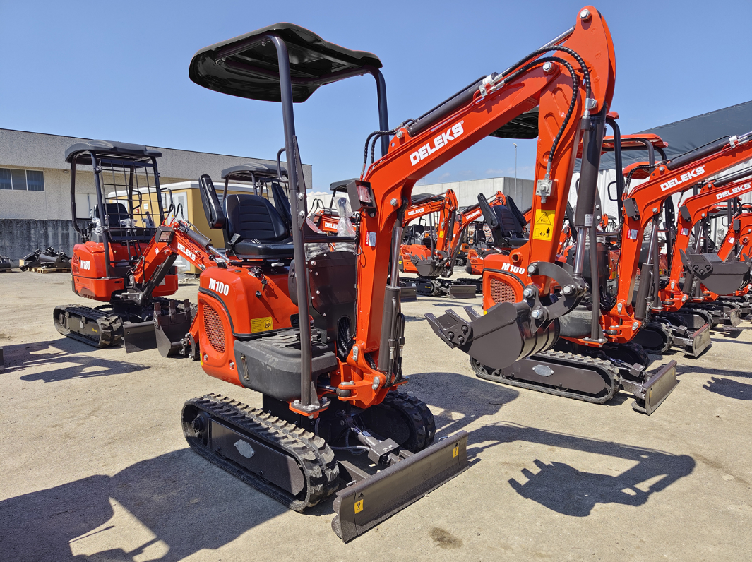 Mini-pelle compacte 1 tonne, moteur Kubota 3 cylindres diesel