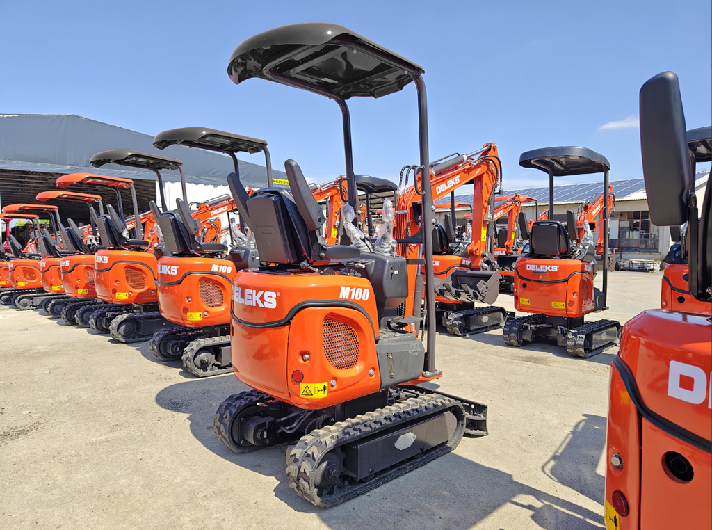 Mini-pelle compacte 1 tonne, moteur Kubota 3 cylindres diesel