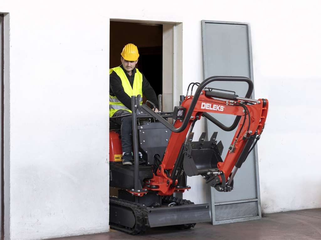 Mini-pelle compacte 1 tonne, moteur Kubota 3 cylindres diesel