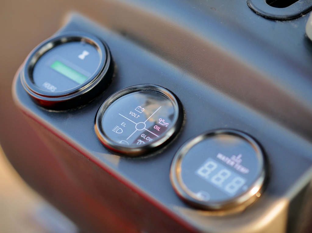 Mini-pelle compacte 1 tonne, moteur Kubota 3 cylindres diesel