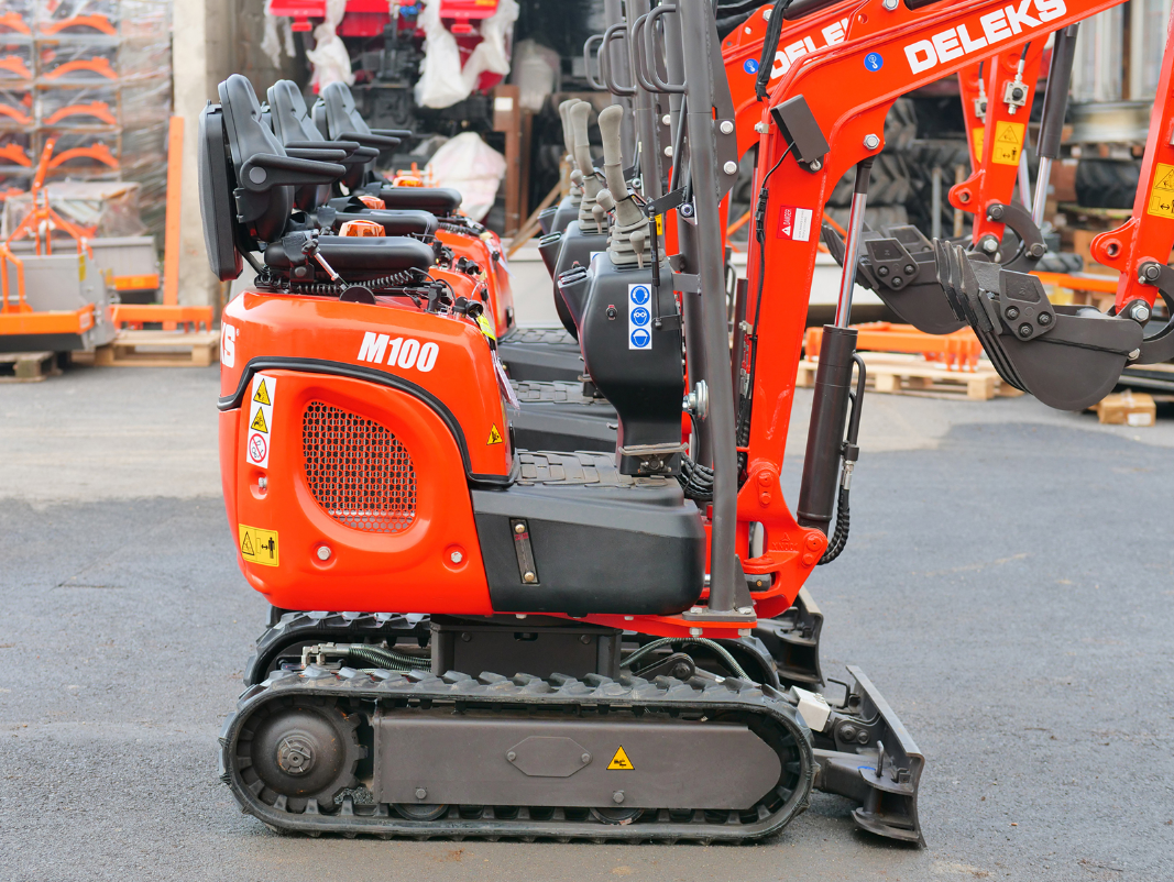 Mini-pelle compacte 1 tonne, moteur Kubota 3 cylindres diesel