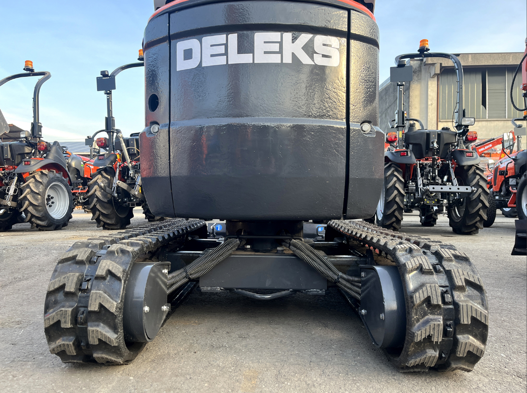 Mini-pelle compacte 1 tonne, moteur Kubota 3 cylindres diesel, déport arrière nul