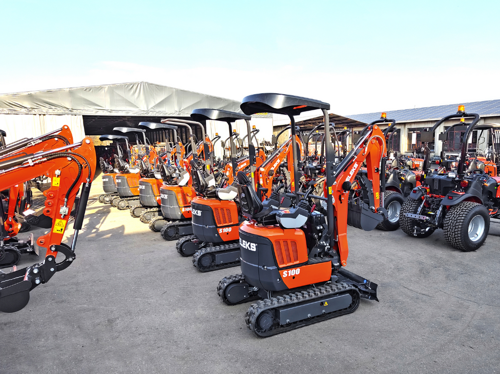 Mini-pelle compacte 1 tonne, moteur Kubota 3 cylindres diesel, déport arrière nul