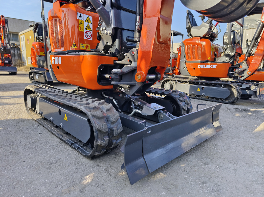 Mini-pelle compacte 1 tonne, moteur Kubota 3 cylindres diesel, déport arrière nul