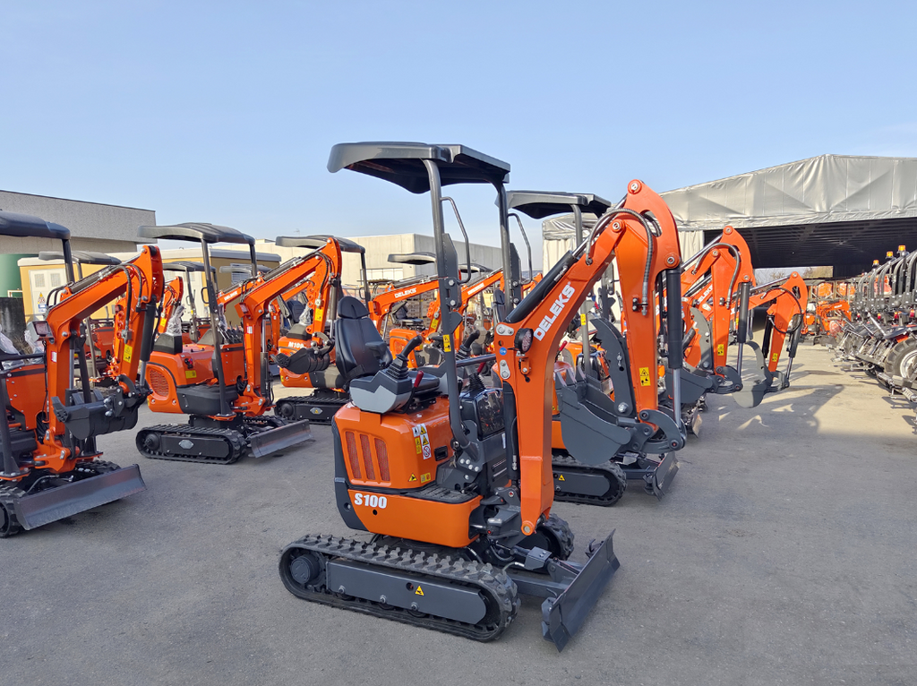 Mini-pelle compacte 1 tonne, moteur Kubota 3 cylindres diesel, déport arrière nul