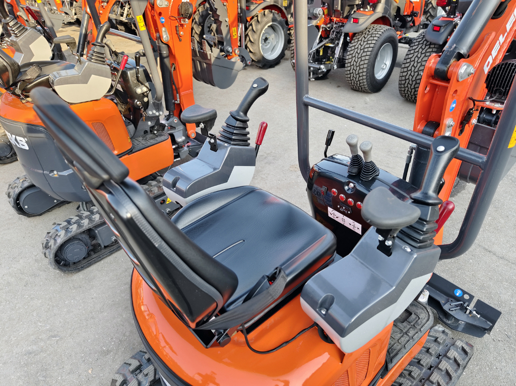 Mini-pelle compacte 1 tonne, moteur Kubota 3 cylindres diesel, déport arrière nul