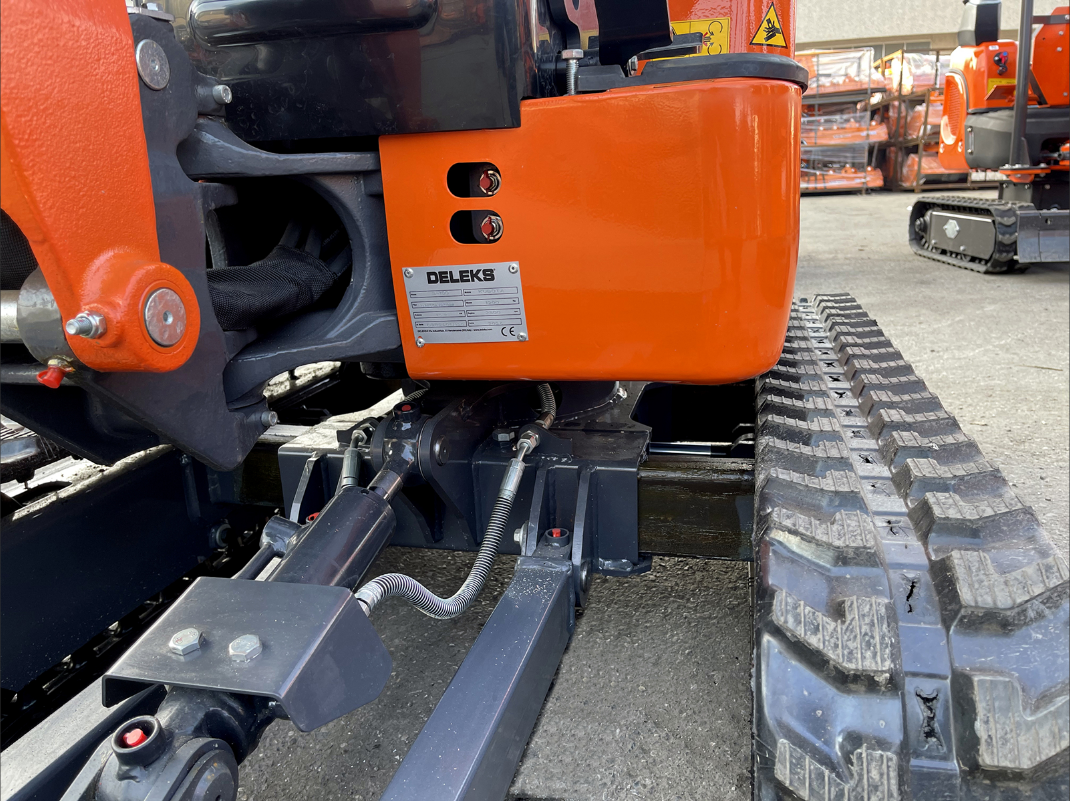 Mini-pelle compacte 1 tonne, moteur Kubota 3 cylindres diesel, déport arrière nul