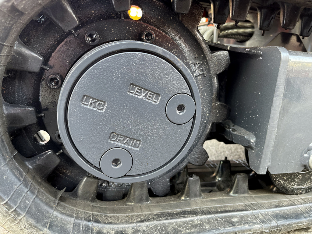 Mini-pelle compacte 1 tonne, moteur Kubota 3 cylindres diesel, déport arrière nul