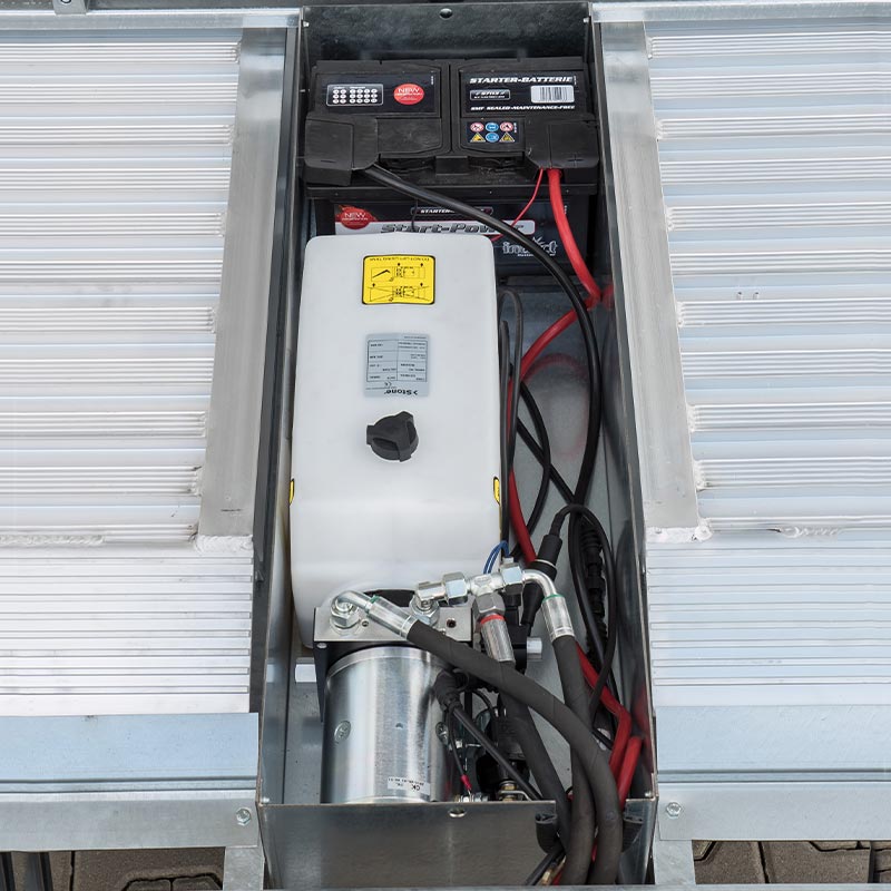 HTK 2700.27 HUMBAUR – Remorque à trois bascules, double essieux, 2700 kg